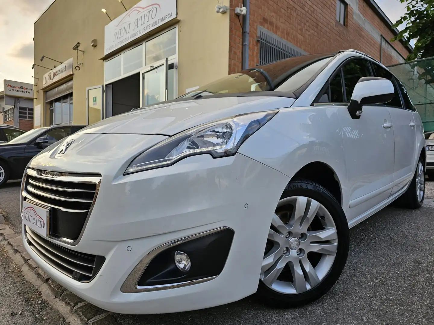 Peugeot 5008 1.6 BlueHdi 120cv Allure*Navi*Tetto*Pdc*E6*5Posti Alb - 1