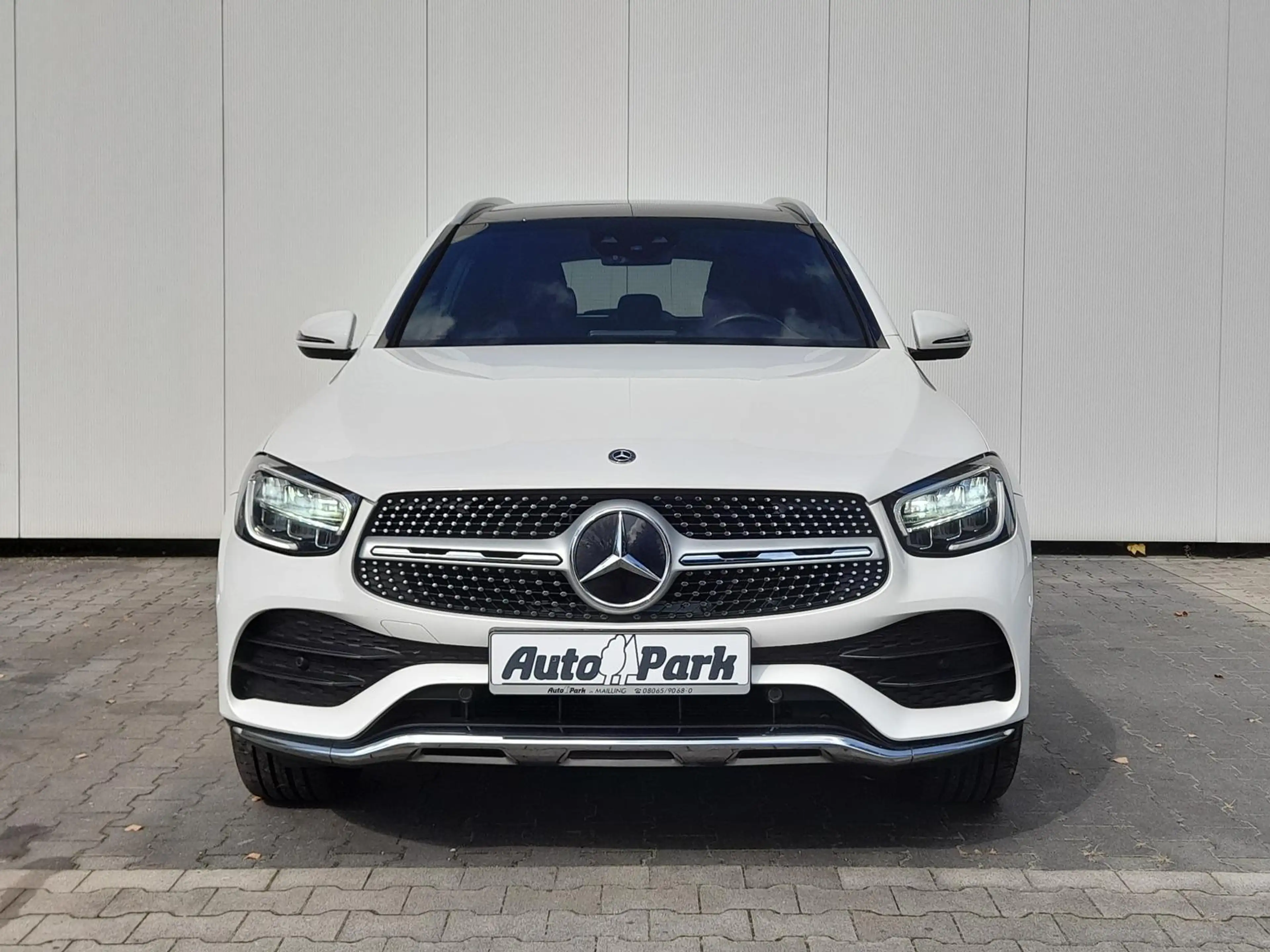 Mercedes-Benz GLC 400 AMG~BURMESTER~NAVI~PANO~AHK~ACC~SHZ~LED — photo 5