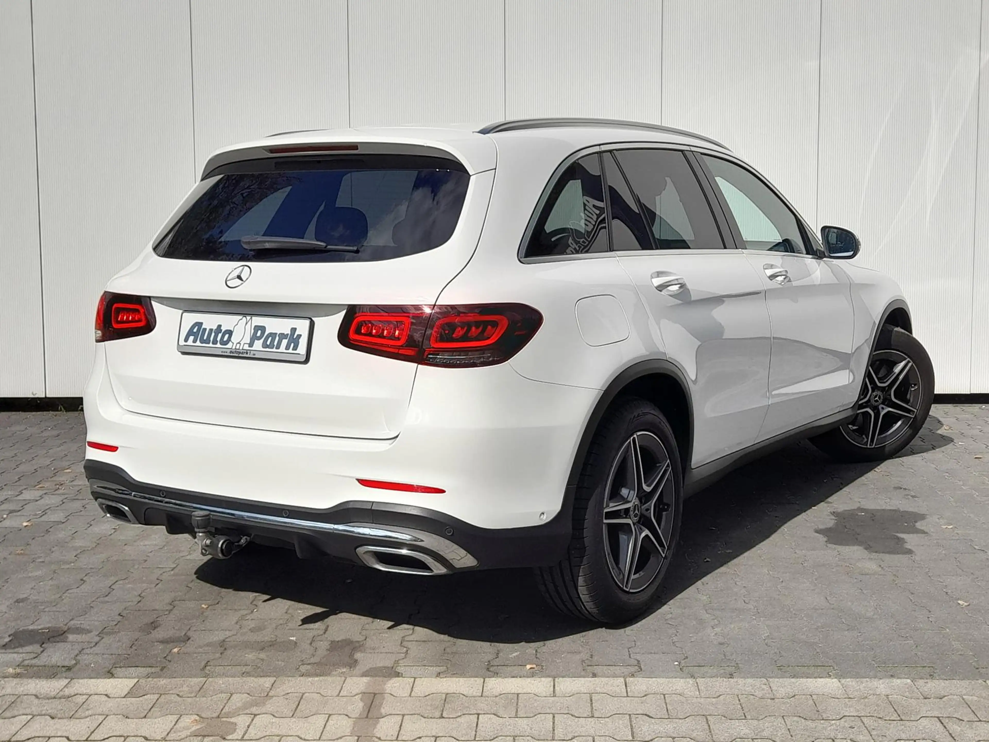 Mercedes-Benz GLC 400 AMG~BURMESTER~NAVI~PANO~AHK~ACC~SHZ~LED — photo 3