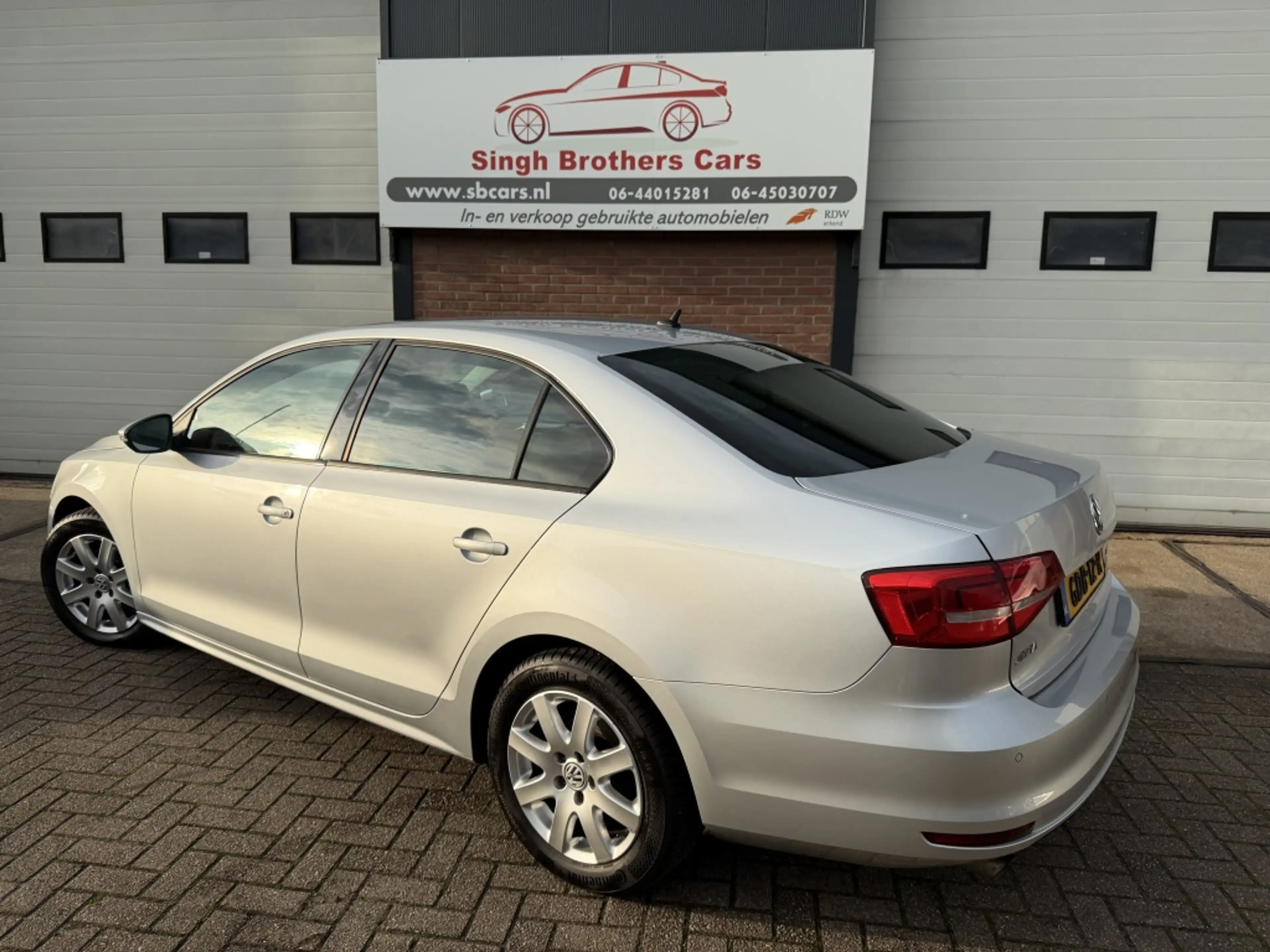 Volkswagen Jetta 1.2 TSI NAVI CALIMA CRUISE XENON INRUIL MOG!!! — photo 3