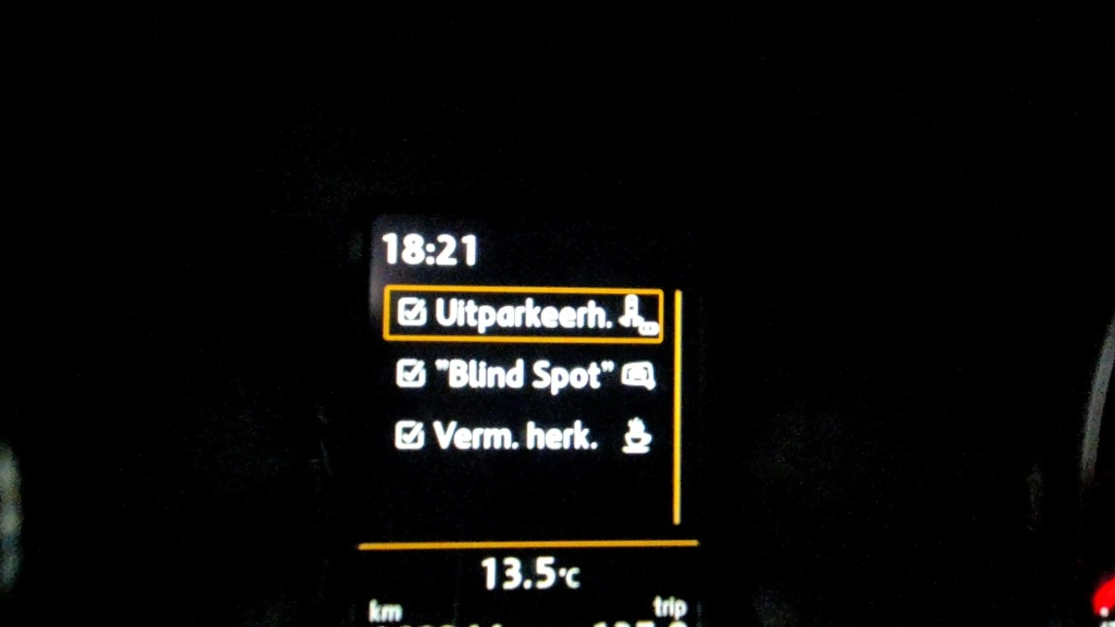 Volkswagen Jetta 1.2 TSI NAVI CALIMA CRUISE XENON INRUIL MOG!!! — photo 10