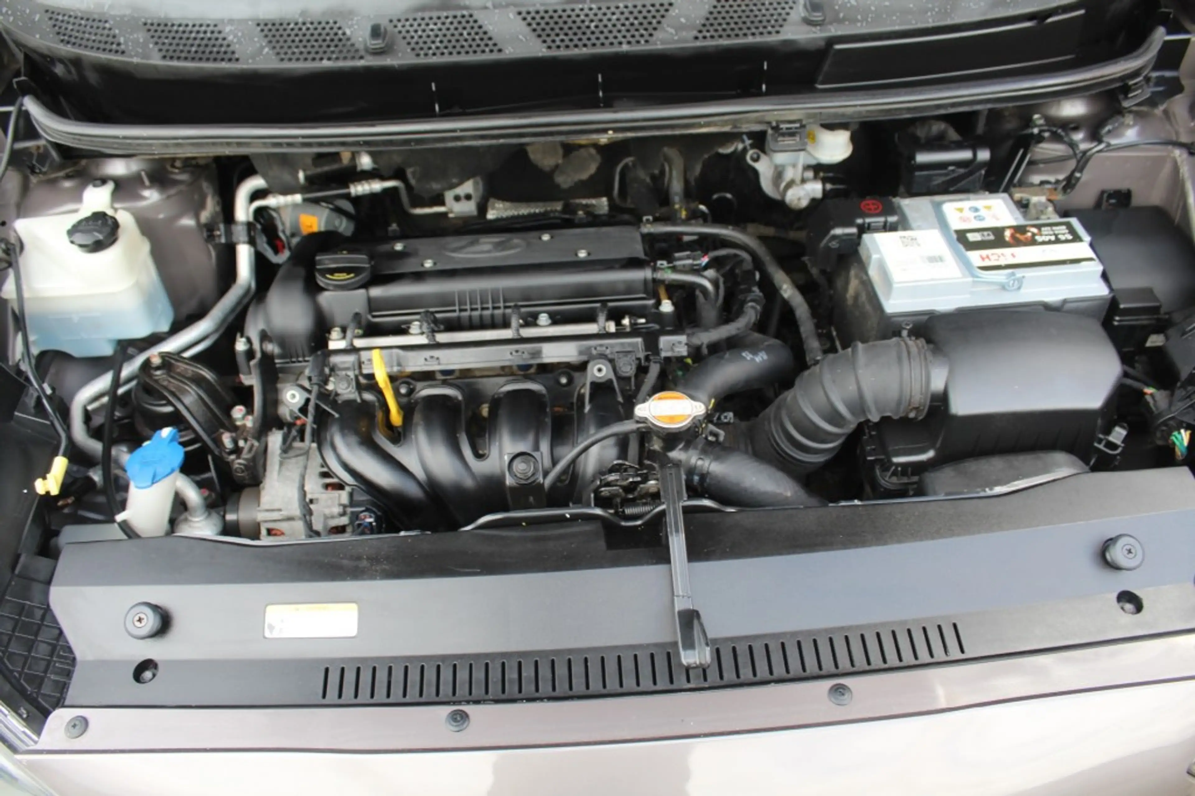 Hyundai iX20 1.4I I-MOTION — photo 29