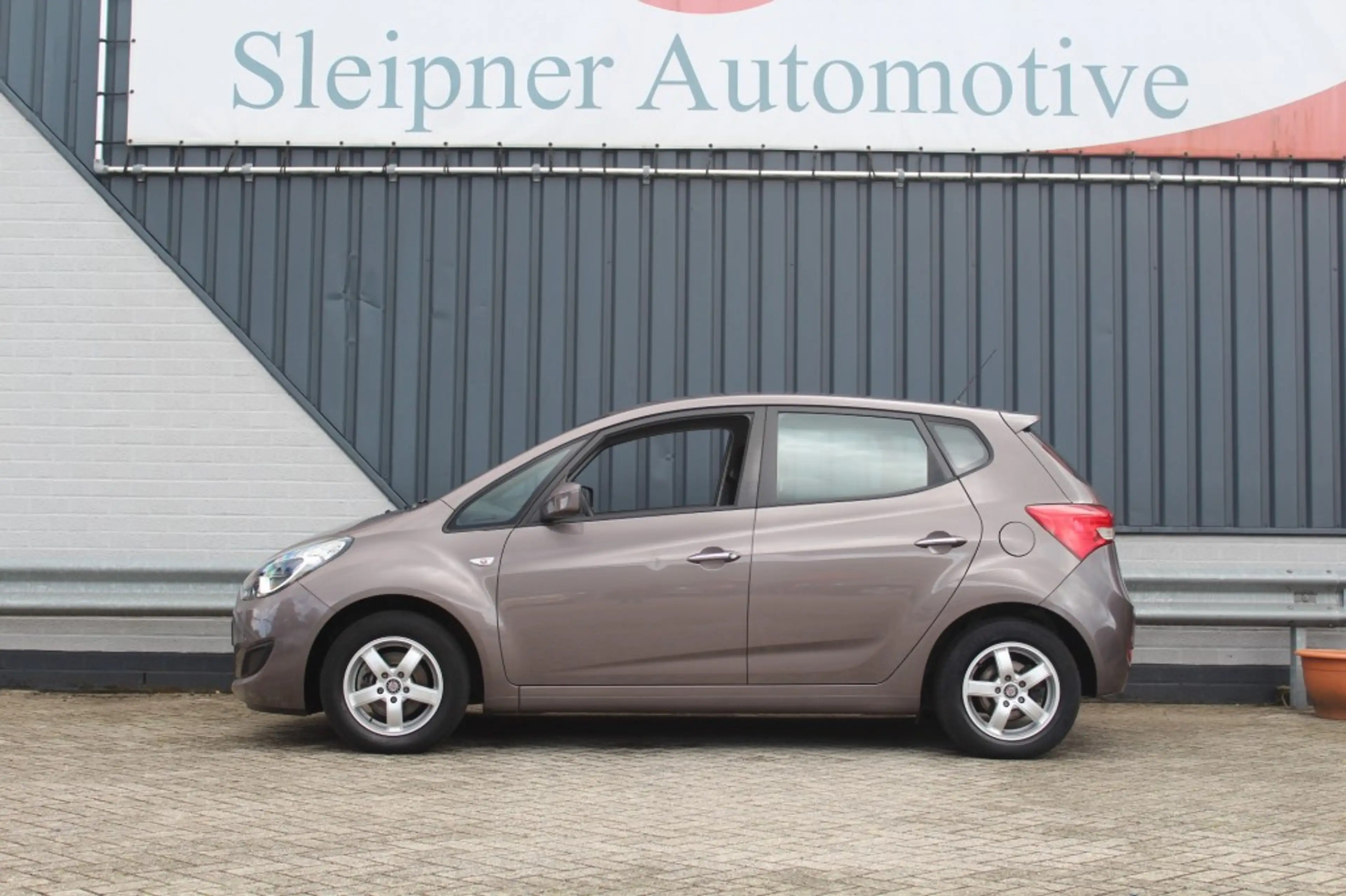 Hyundai iX20 1.4I I-MOTION — photo 8