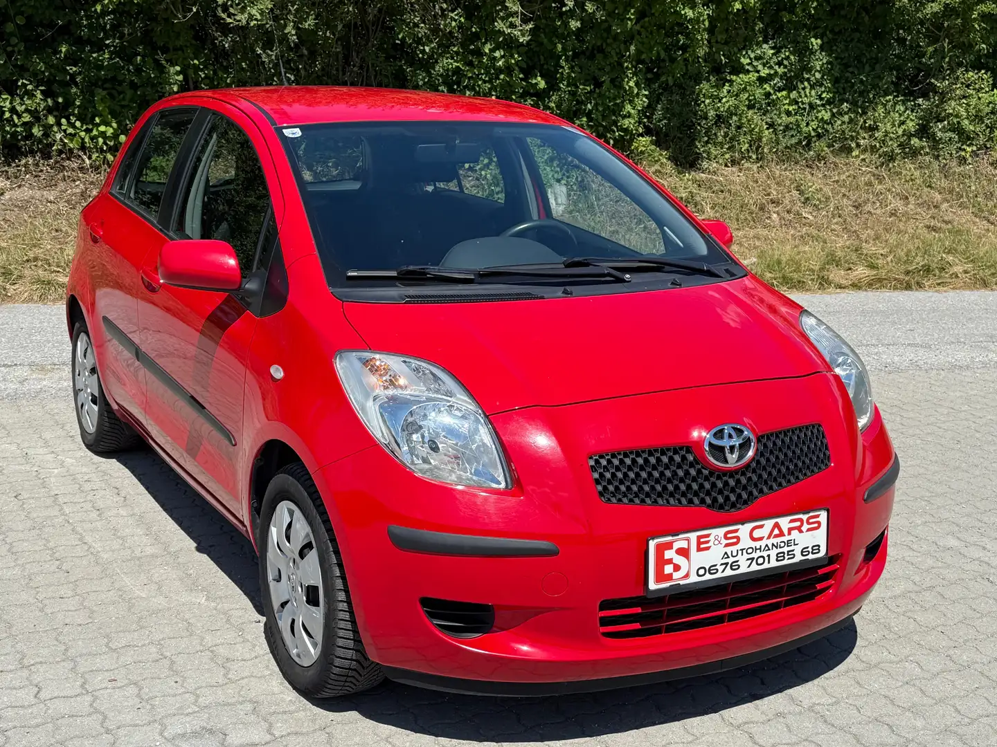 Toyota Yaris 1.0 VTT-i Rot - 1