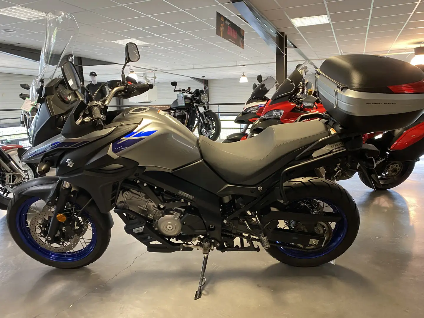 Suzuki V-Strom 650 - 1