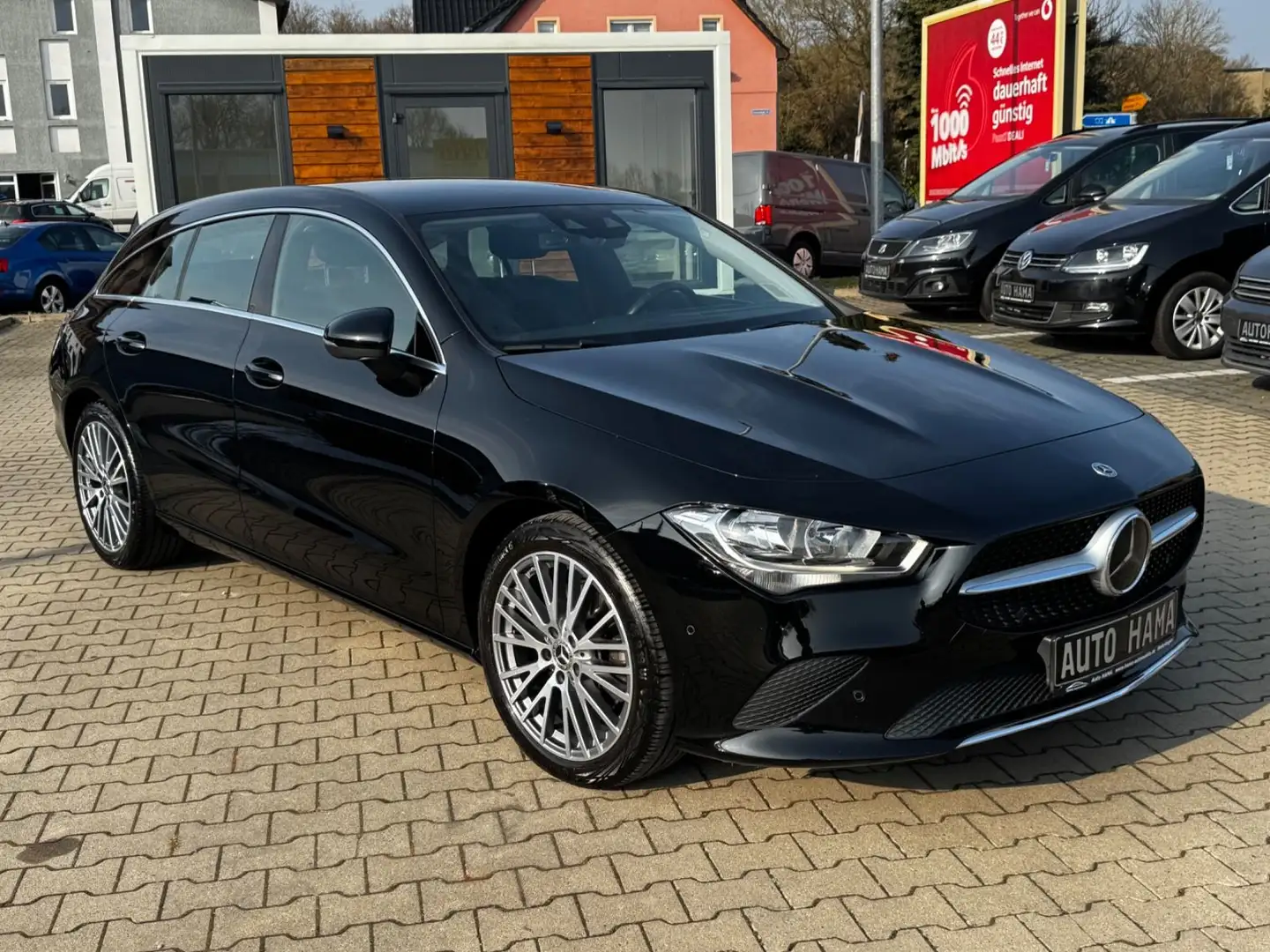 Mercedes-Benz CLA 220 d Shooting Brake *MBUX*KAM*AHK*TOP* Schwarz - 2