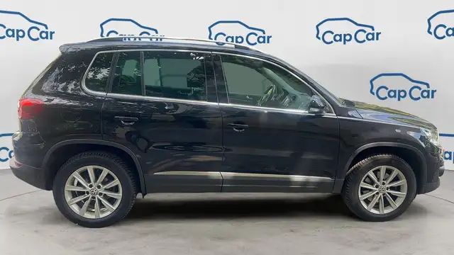 Volkswagen Tiguan view 4