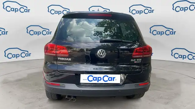 Volkswagen Tiguan view 3