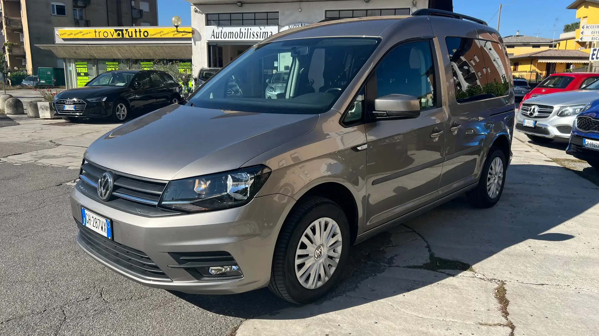 Volkswagen Caddy 2.0 tdi 5 posti Beige - 1
