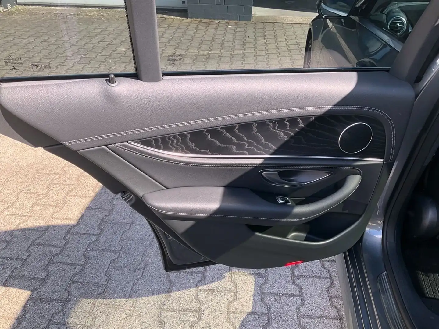 Mercedes-Benz E 450 E 450 d 4Matic Sportstyle Edition - 2