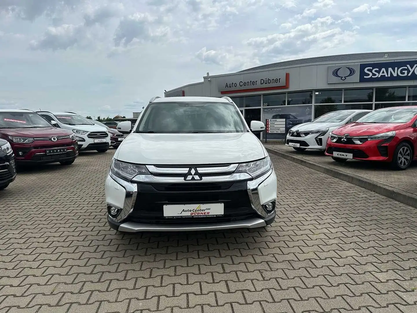 Mitsubishi Outlander Diesel Edition+ 2.2 DI-D 4WD Automatik Blanc - 2
