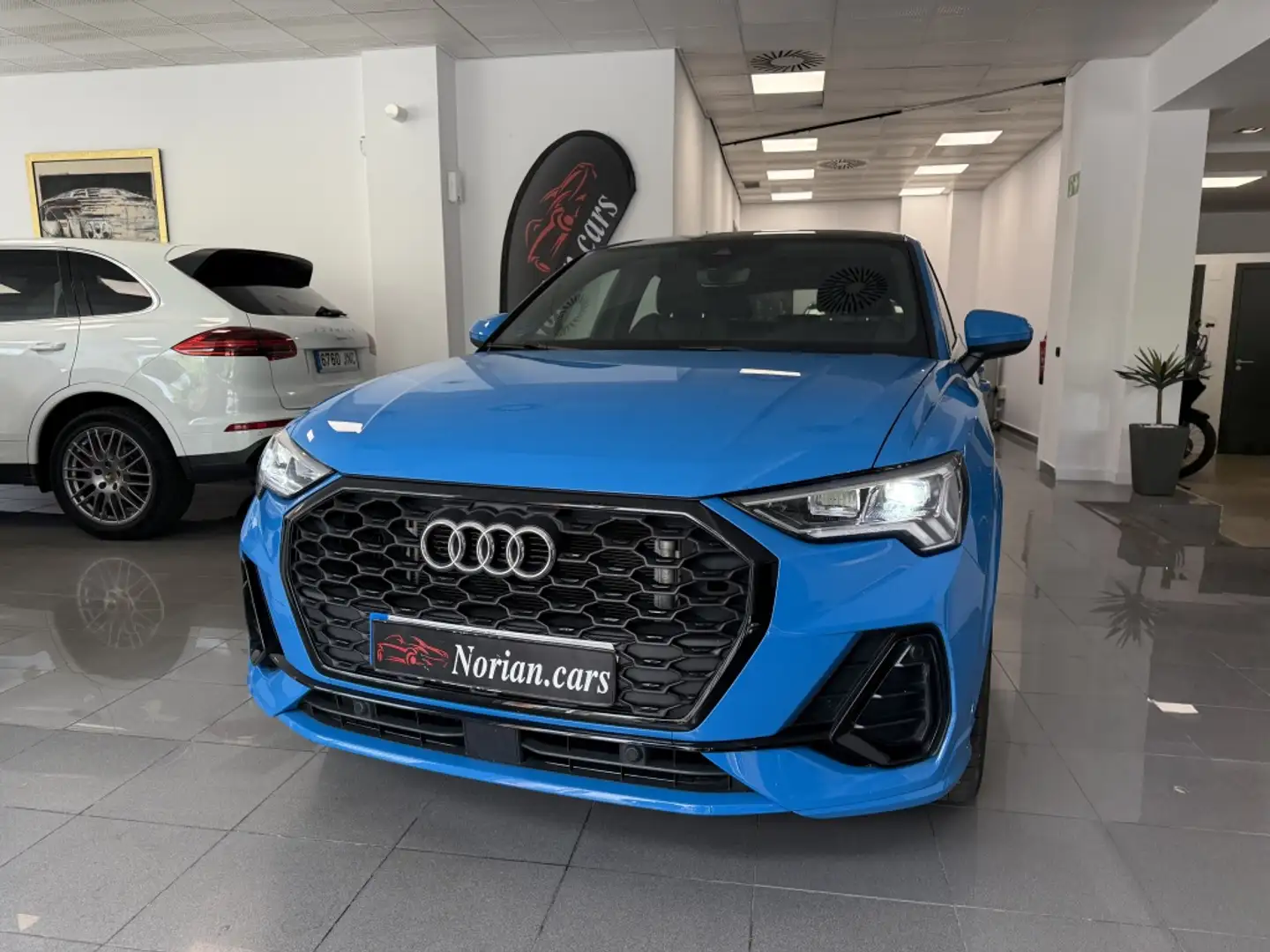 Audi Q3 Sportback 45 TFSIe Black line S-tronic Blu/Azzurro - 2