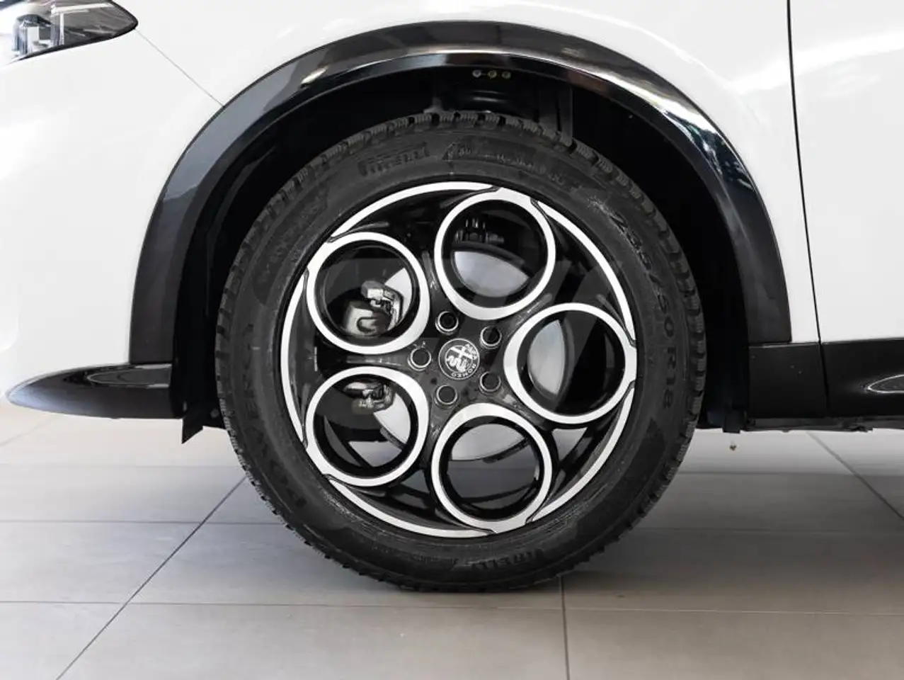 Alfa Romeo Tonale 2024 — фото 14