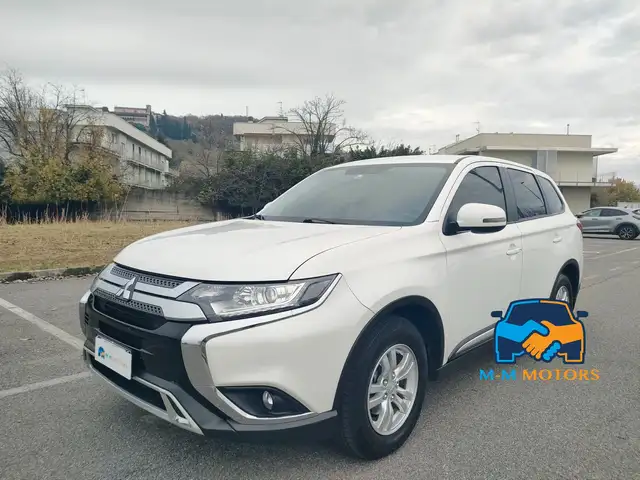 Mitsubishi Outlander 2.0 CVT 145cv Intense 4wd