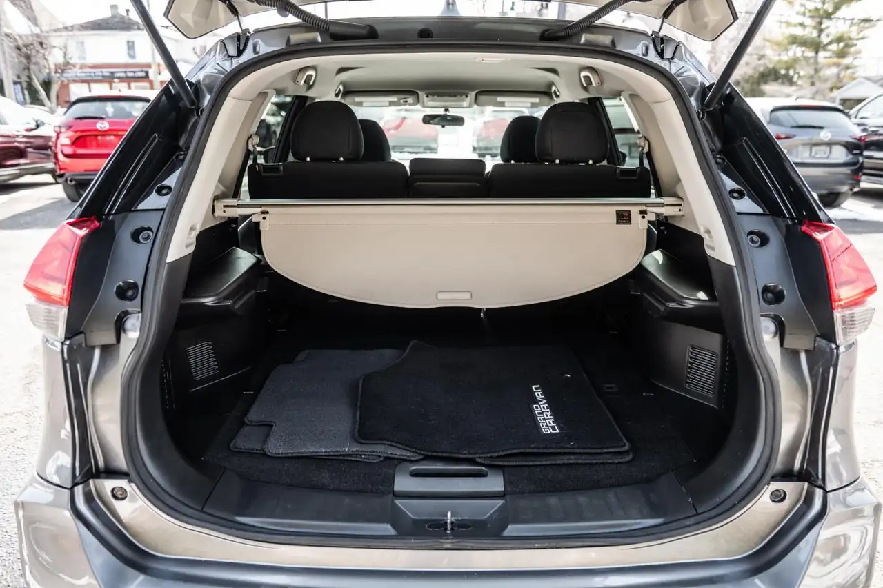 Nissan Rogue снимка Nissan Rogue