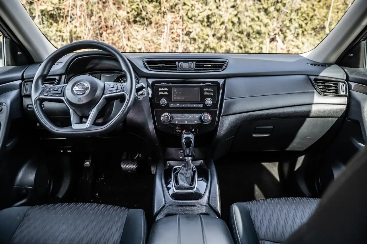 Nissan Rogue снимка Nissan Rogue