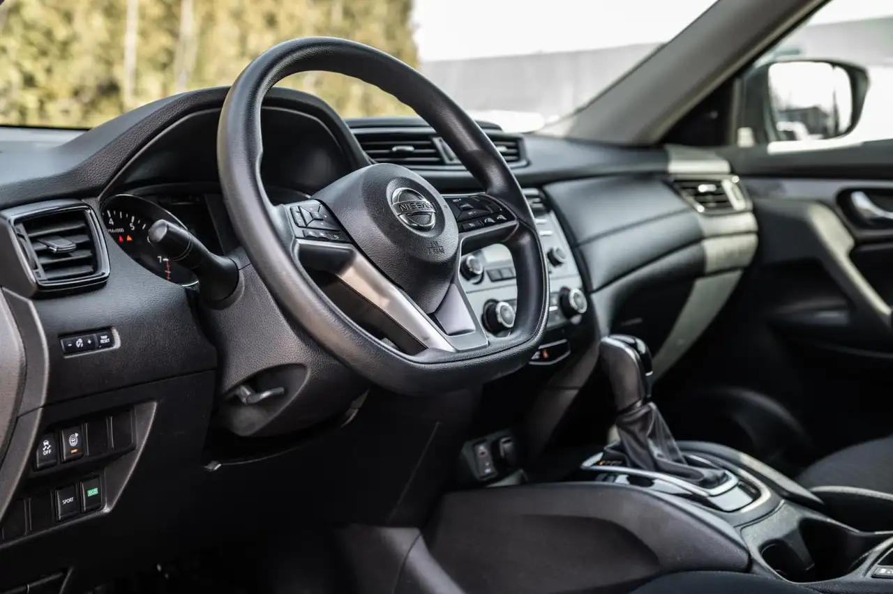 Nissan Rogue снимка Nissan Rogue