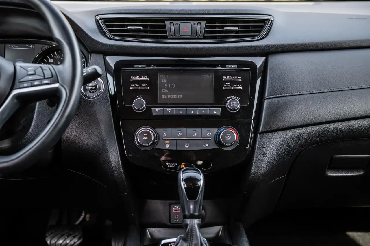 Nissan Rogue снимка Nissan Rogue
