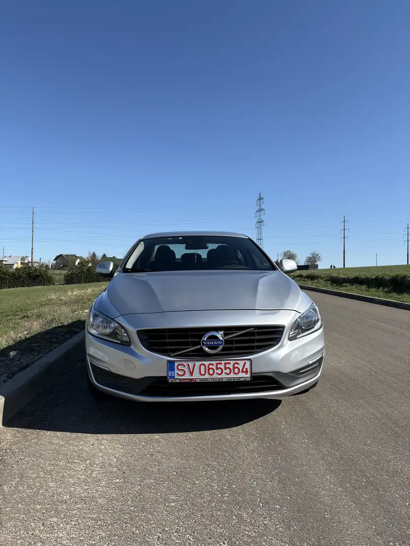 Volvo S60 D5 Geartronic Momentum - 1