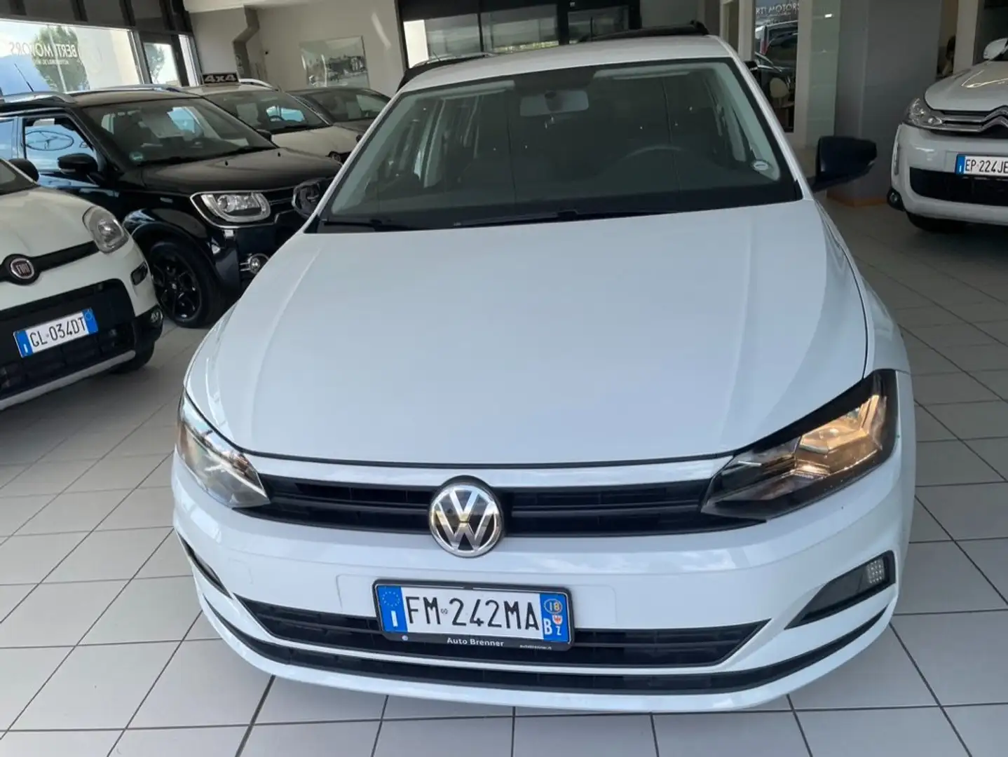 Volkswagen Polo Polo VI 2017 5p 1.0 mpi Comfortline 65cv Argento - 2