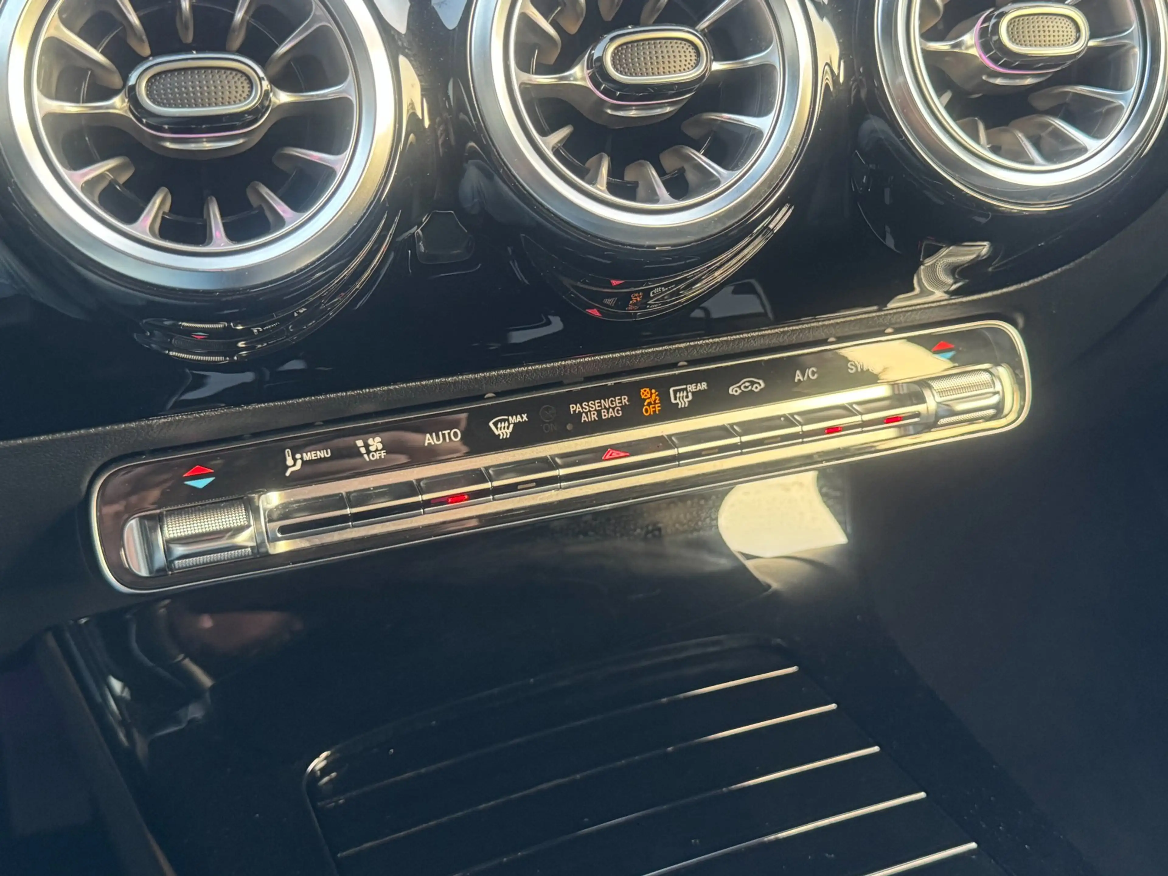 Mercedes-Benz A 180 Luxury Line|Leer|Sfeerverlichting|KeylessGo| — photo 22