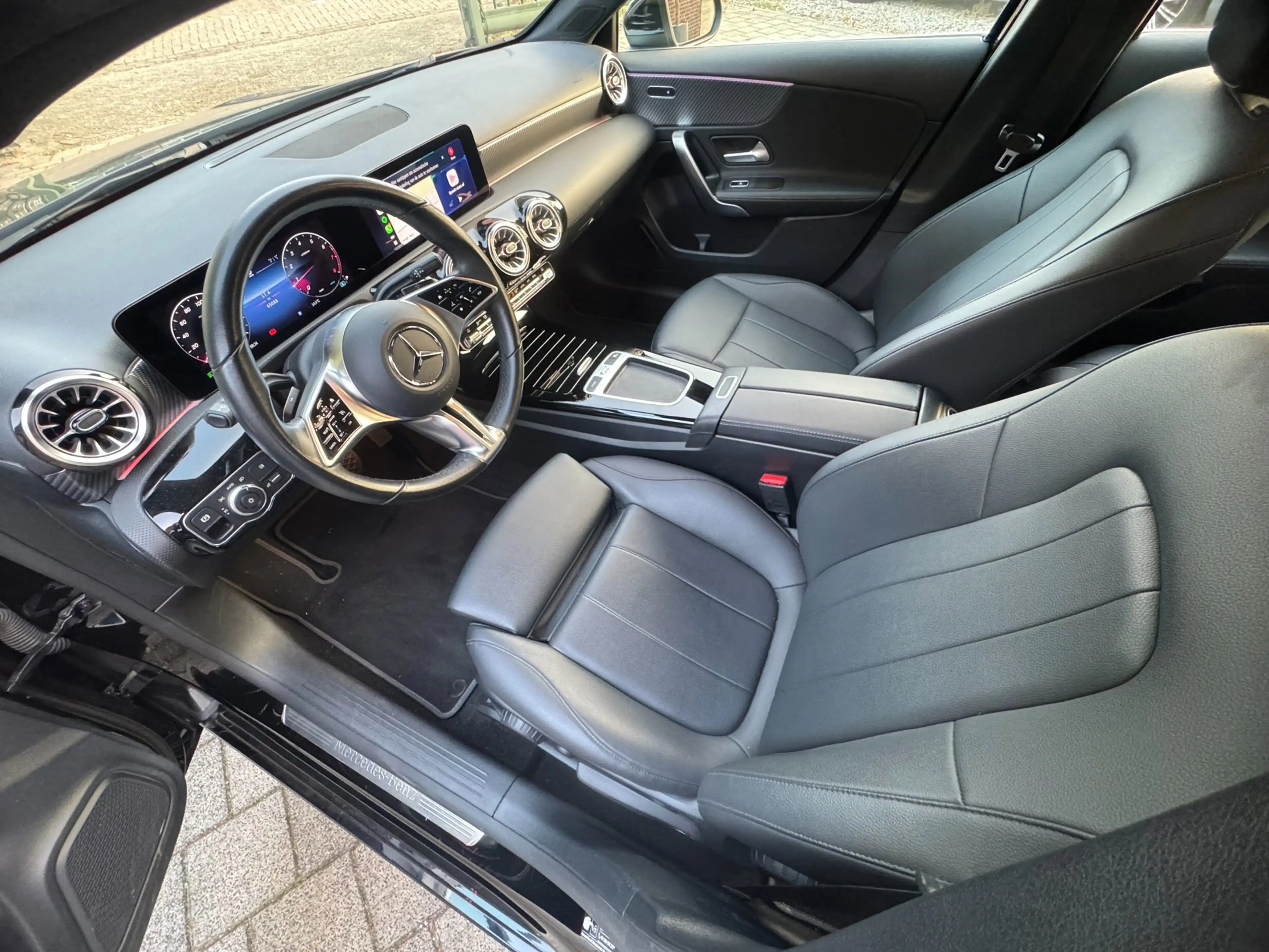 Mercedes-Benz A 180 Luxury Line|Leer|Sfeerverlichting|KeylessGo| — photo 2