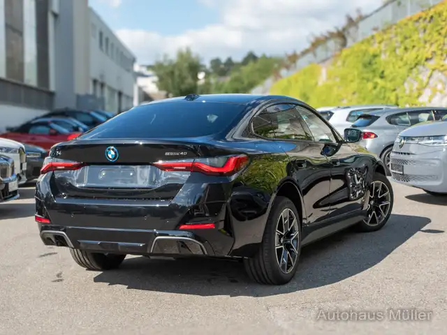 BMW I4 view 3