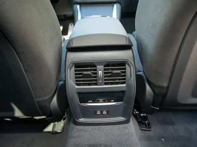 BMW I4 view 14