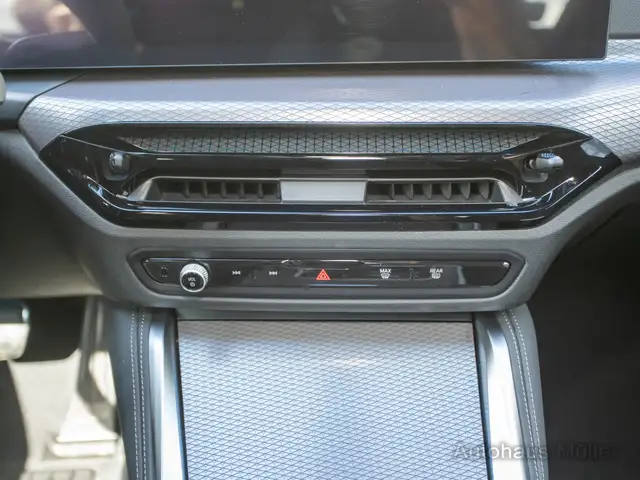 BMW I4 view 12