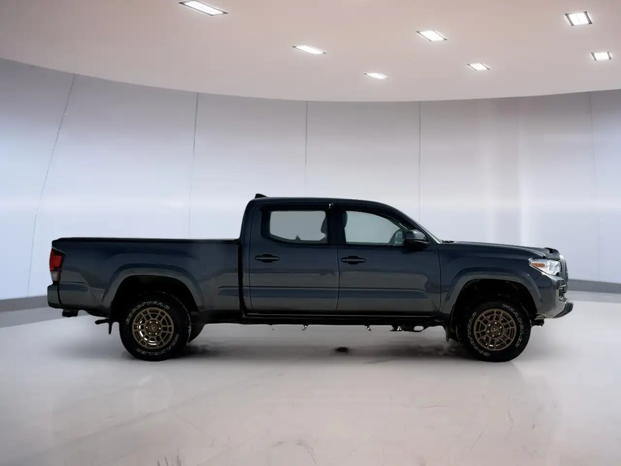 Toyota Tacoma снимка Toyota Tacoma