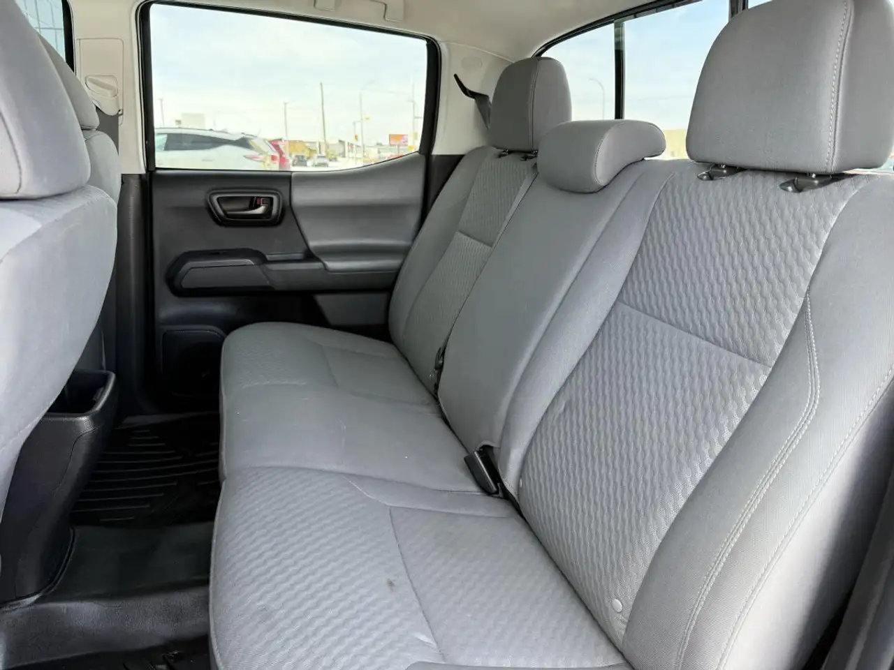 Toyota Tacoma снимка Toyota Tacoma