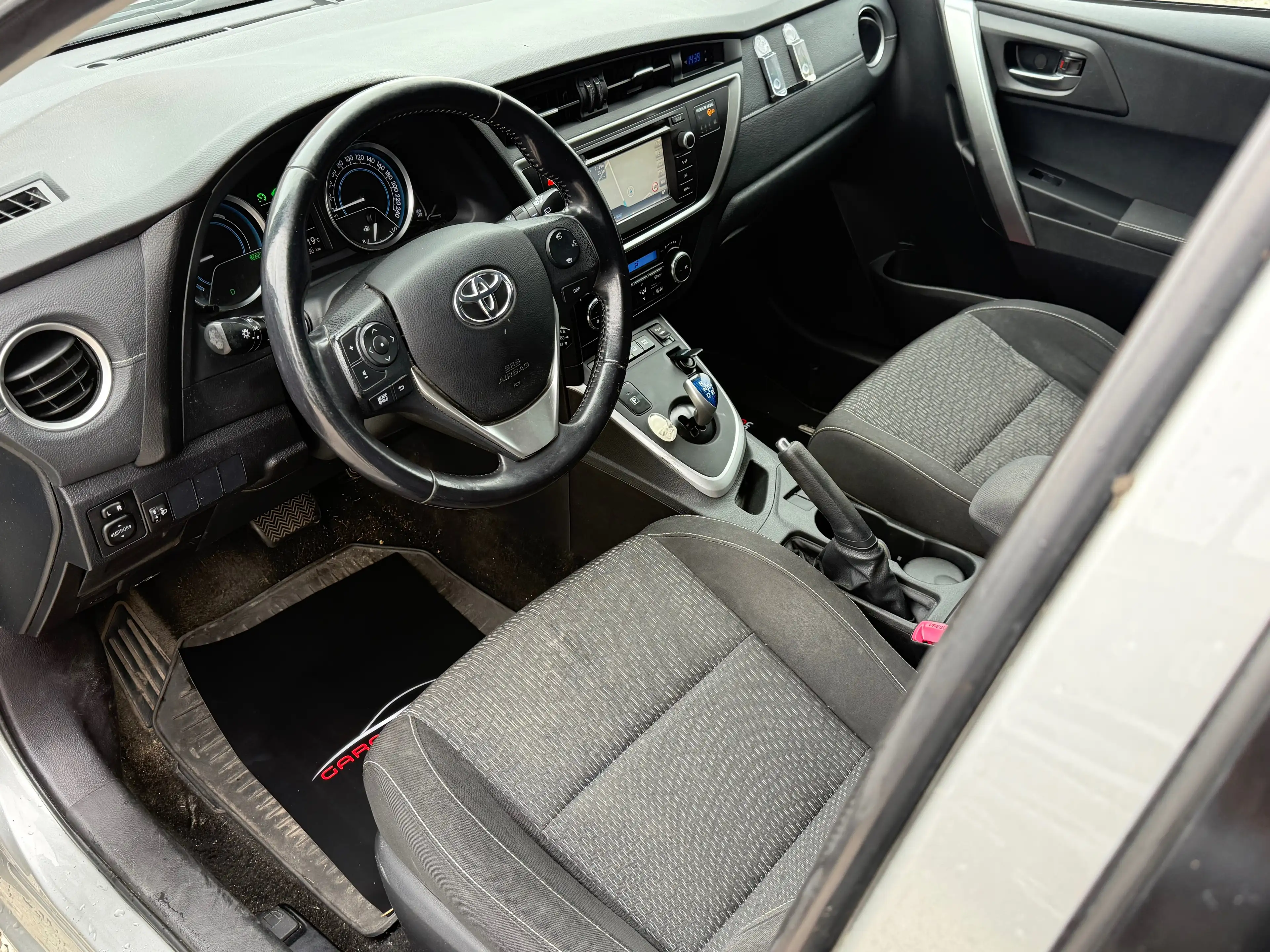 Toyota Auris Auris SW HEV 1.8i HSD Active E-CVT /Navi/Caméra/Led/J.a/A.r/E-M/ — photo 6