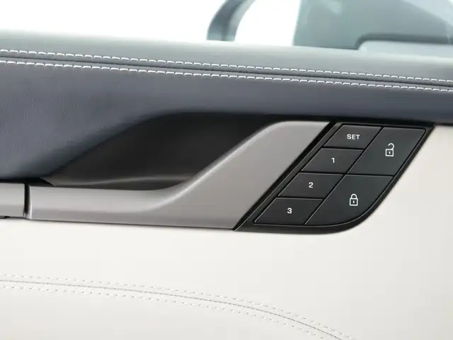Porsche 992 view 12
