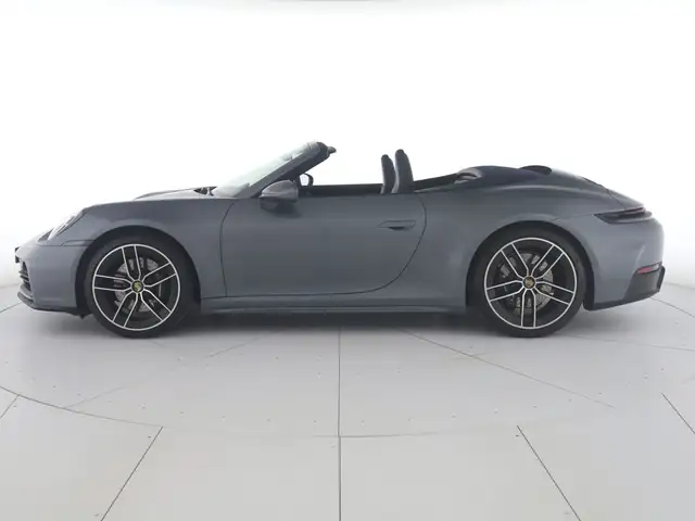 Porsche 992 view 5