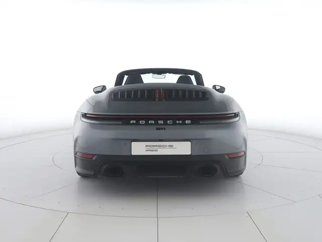 Porsche 992 view 4