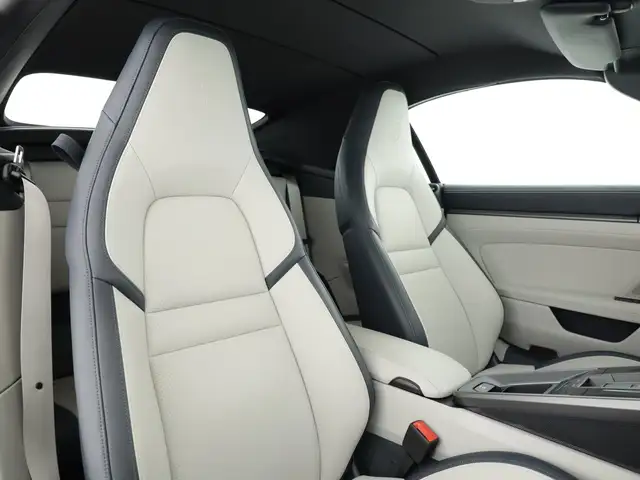 Porsche 992 view 10