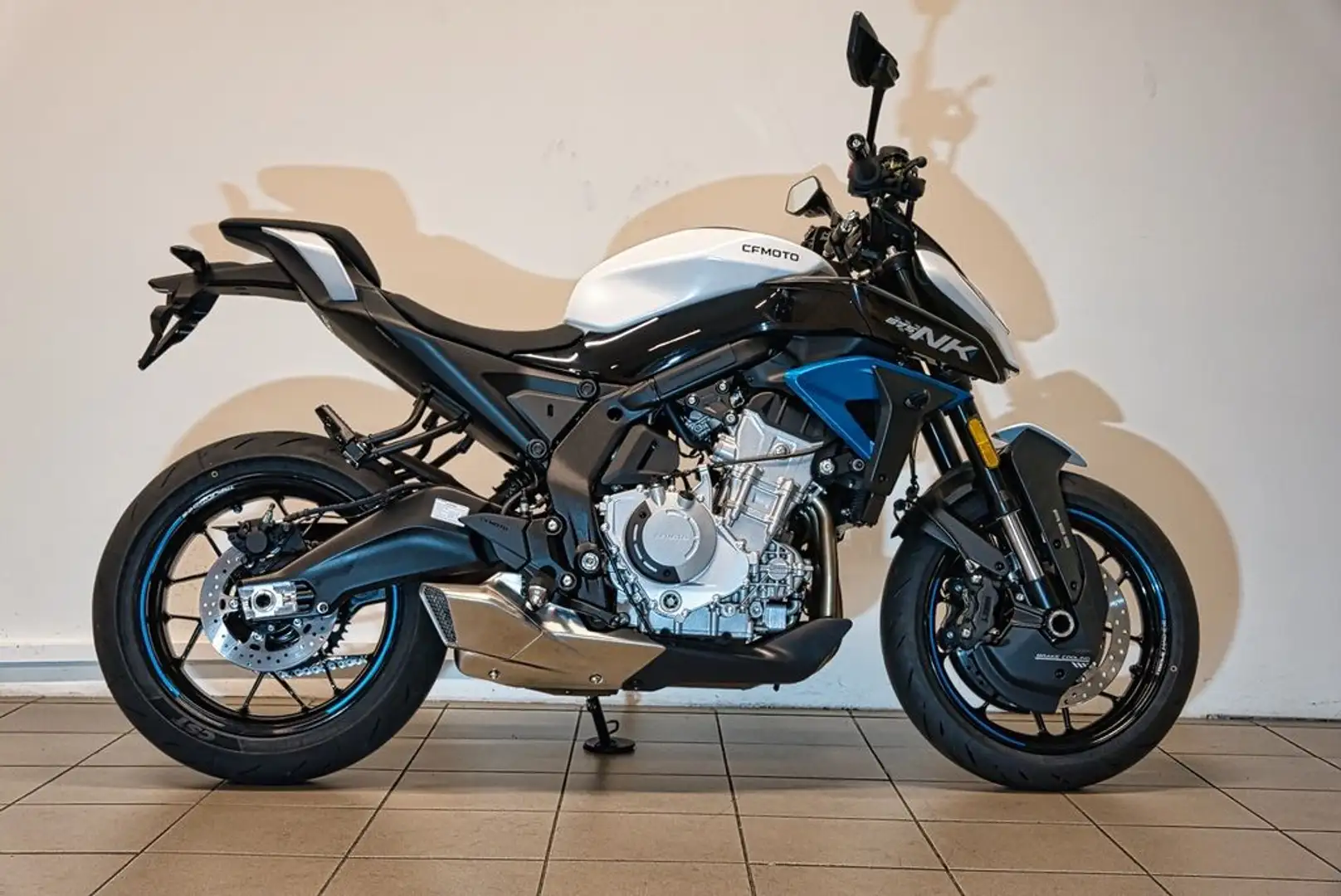 CFMOTO 675 NK Blanco - 2