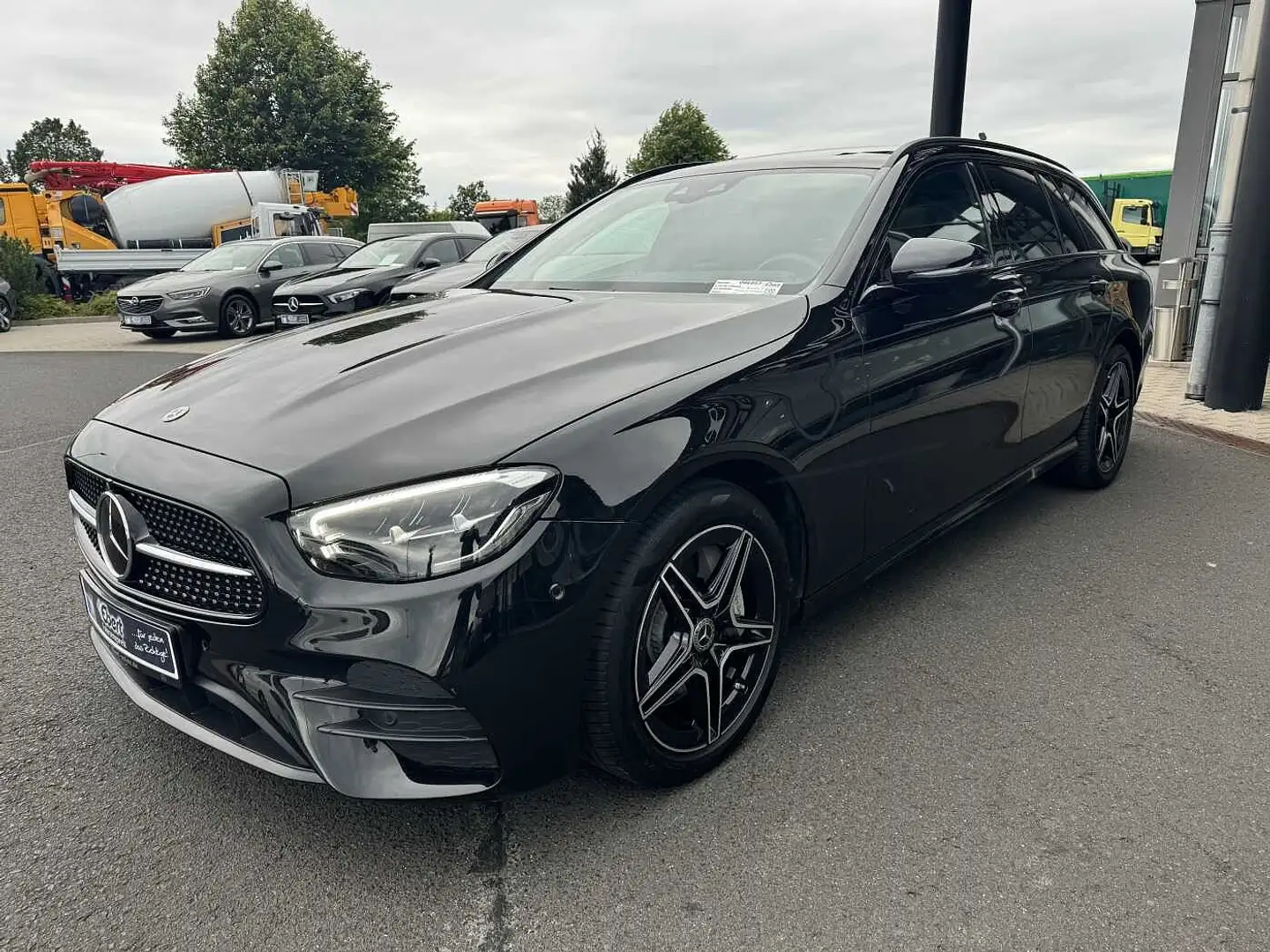 Mercedes-Benz E 300 de T AMG+Pano+DistrPlus+Night +AHK+360+Ambiente+Au Negro - 2