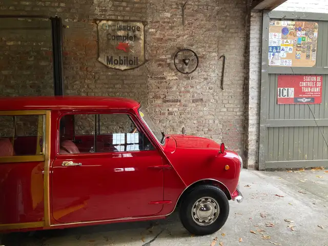 MINI MORRIS TRAVELLER " WOODY"