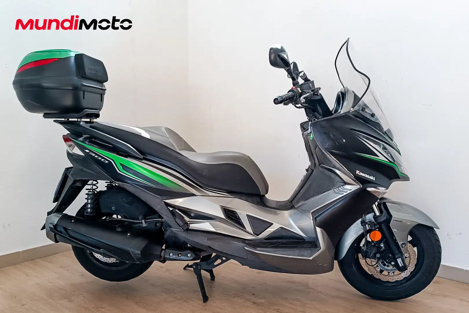 Kawasaki J300 - 1