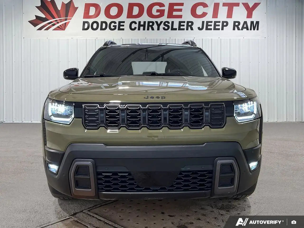 Jeep Cherokee снимка Jeep Cherokee