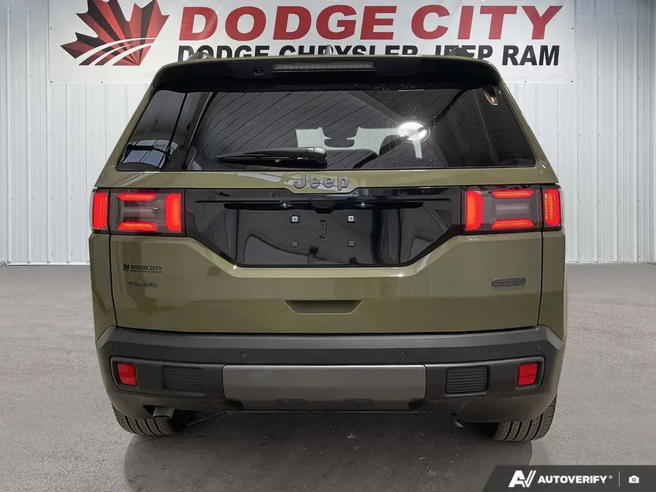 Jeep Cherokee снимка Jeep Cherokee