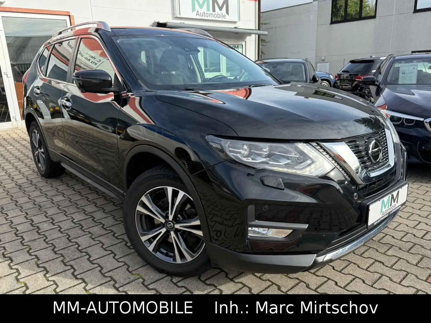 Nissan X-Trail 1.7 Connecta-NAV-LED-AHK-360°-NISSAN KD Schwarz - 1