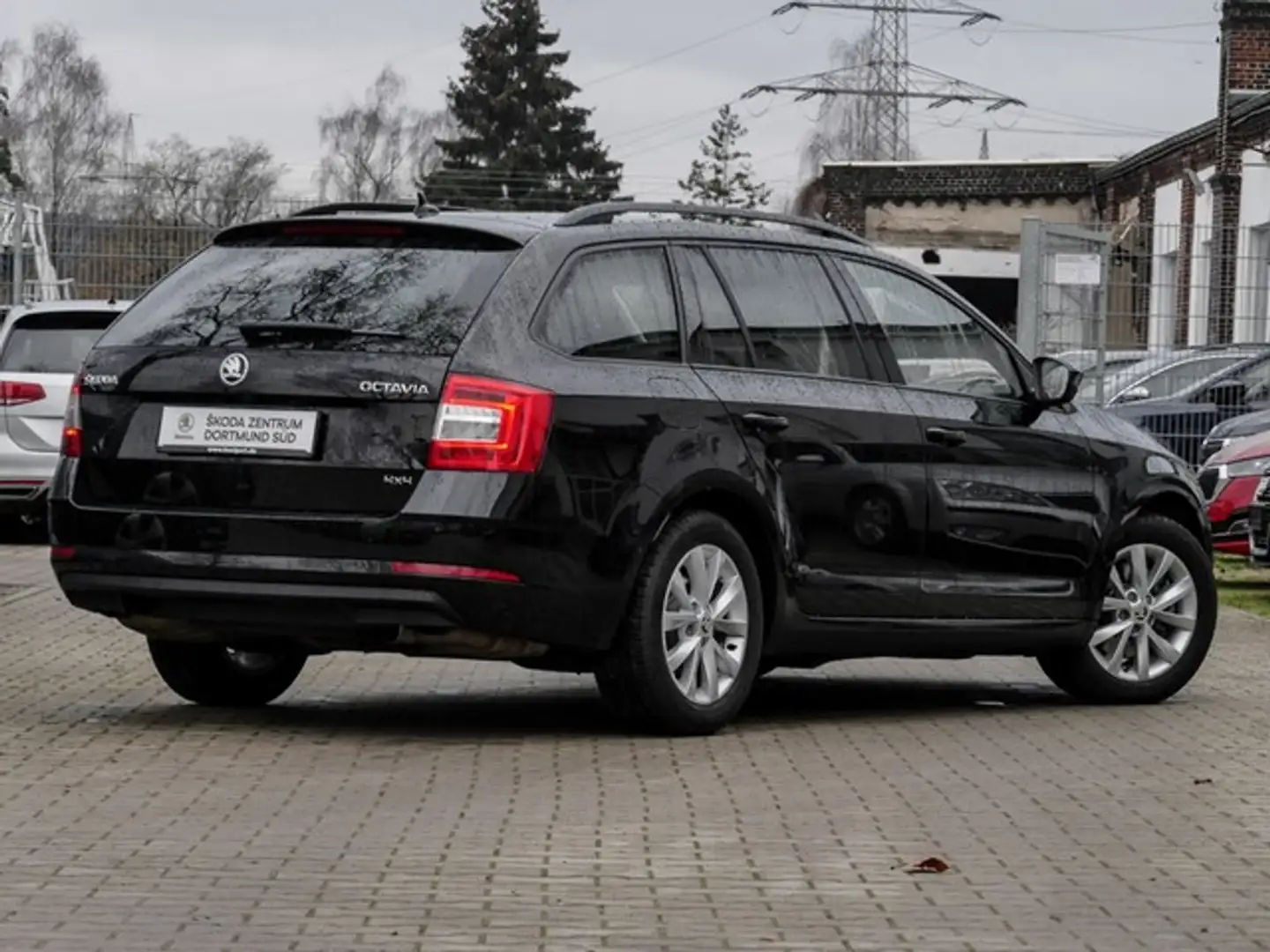 Skoda Octavia Combi 2.0 STYLE 4X4 CAM ACC NAVI SITZHZ. Noir - 2