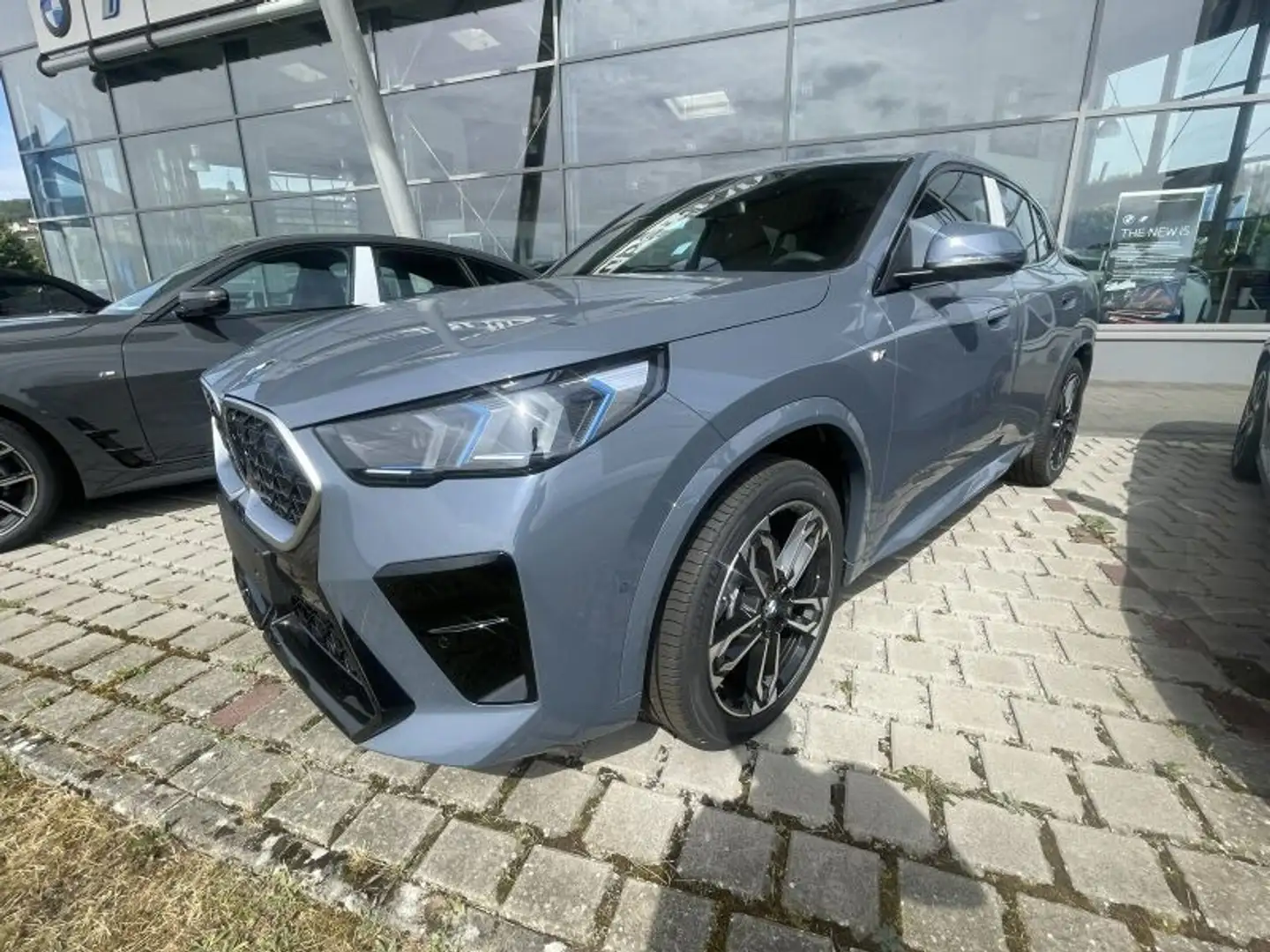 BMW X2 sDrive20i *Aktion Vorführwagen* ! *8-Fach* Grau - 2