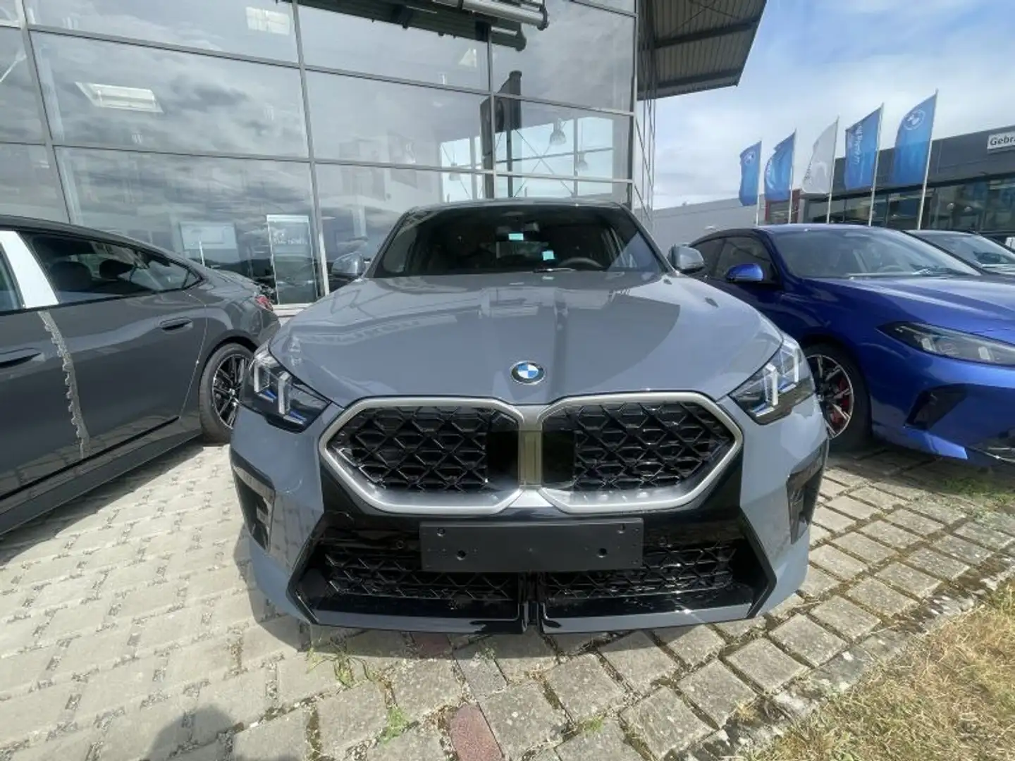 BMW X2 sDrive20i *Aktion Vorführwagen* ! *8-Fach* Grau - 1