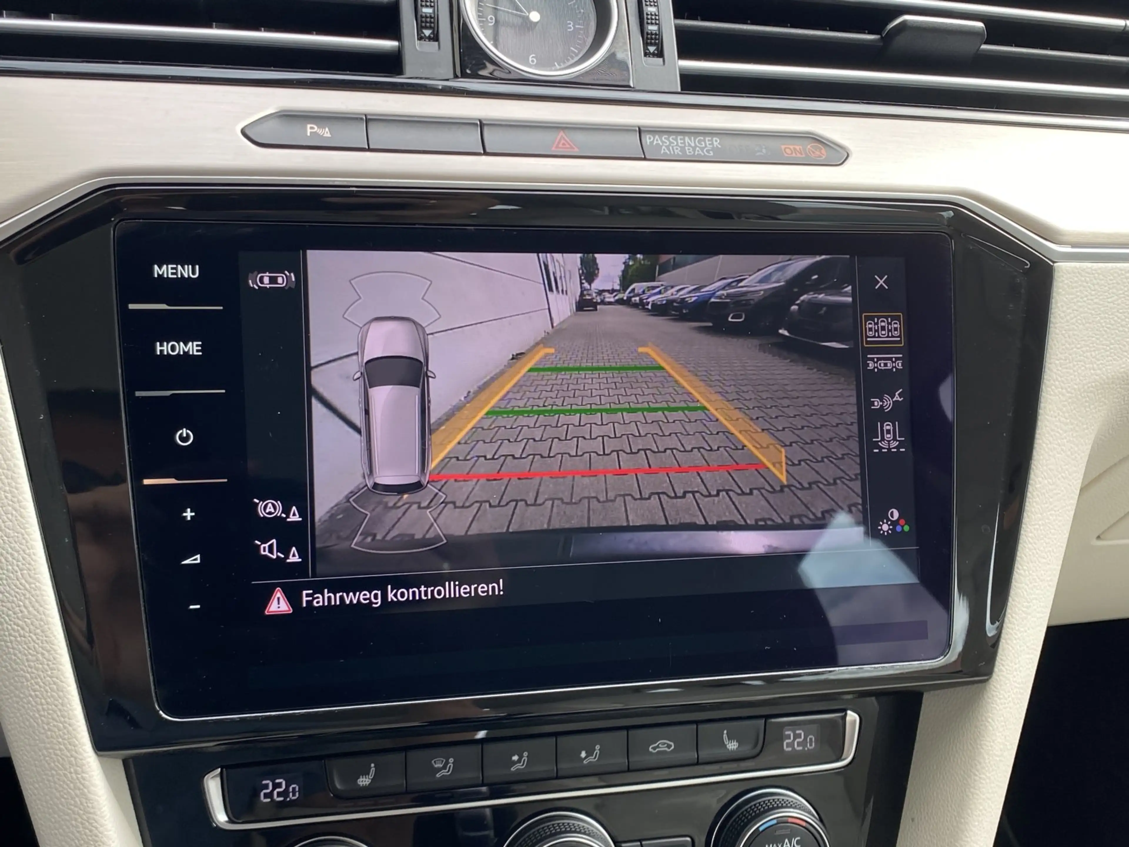 Volkswagen Passat Variant 1.6 TDI Comfortline RKam ACC Ledr Beige C — photo 5