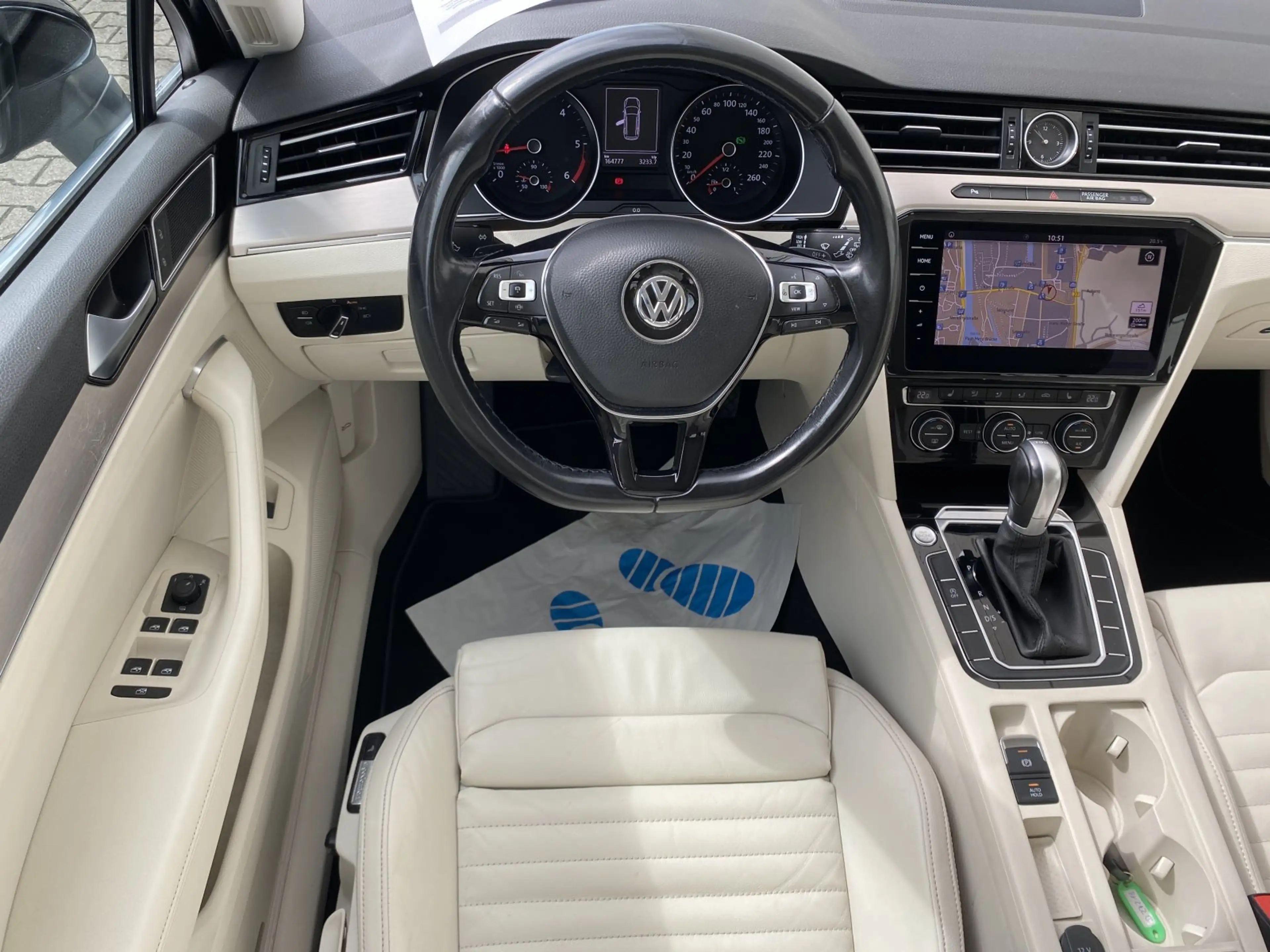 Volkswagen Passat Variant 1.6 TDI Comfortline RKam ACC Ledr Beige C — photo 4