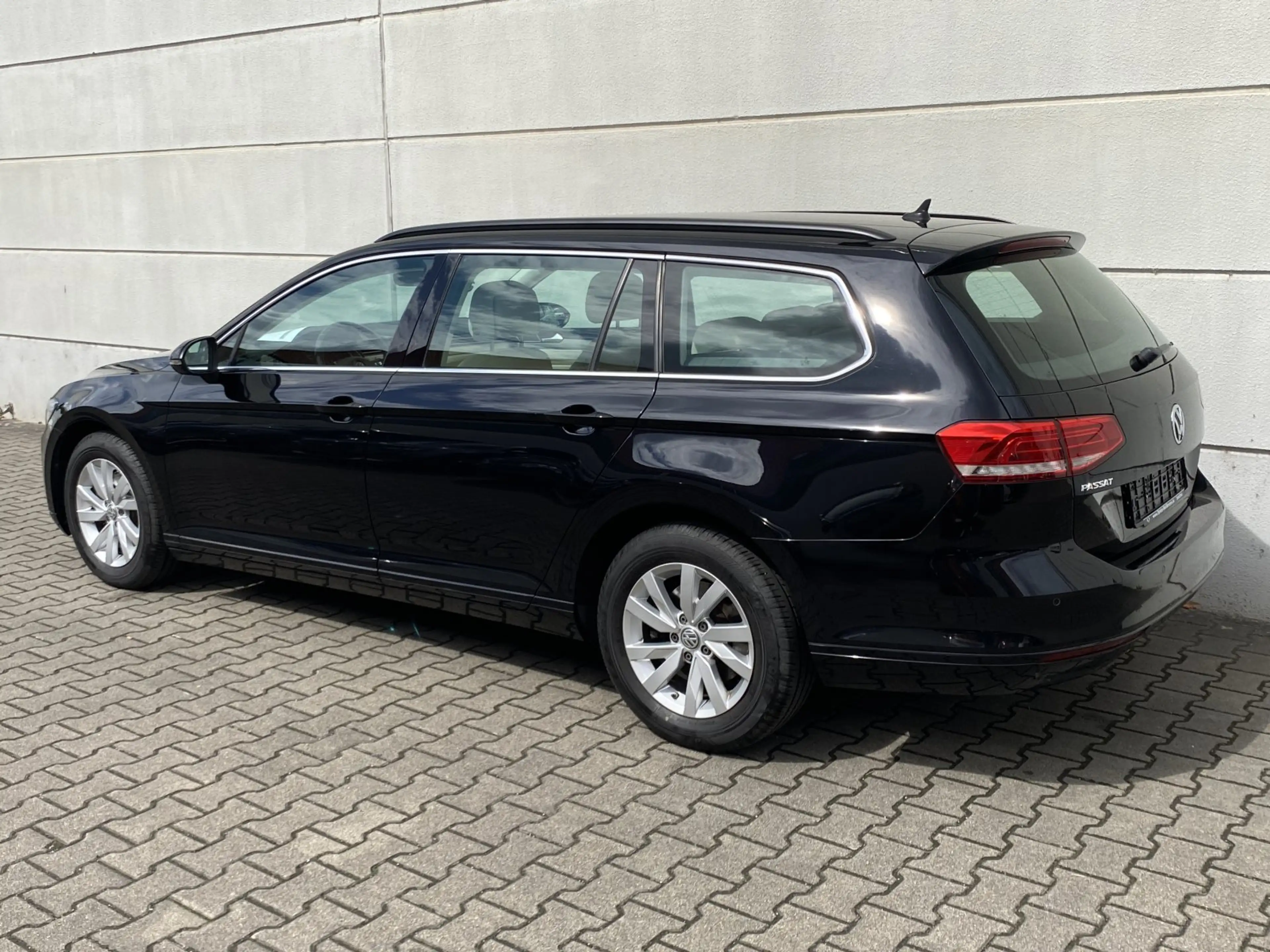Volkswagen Passat Variant 1.6 TDI Comfortline RKam ACC Ledr Beige C — photo 8