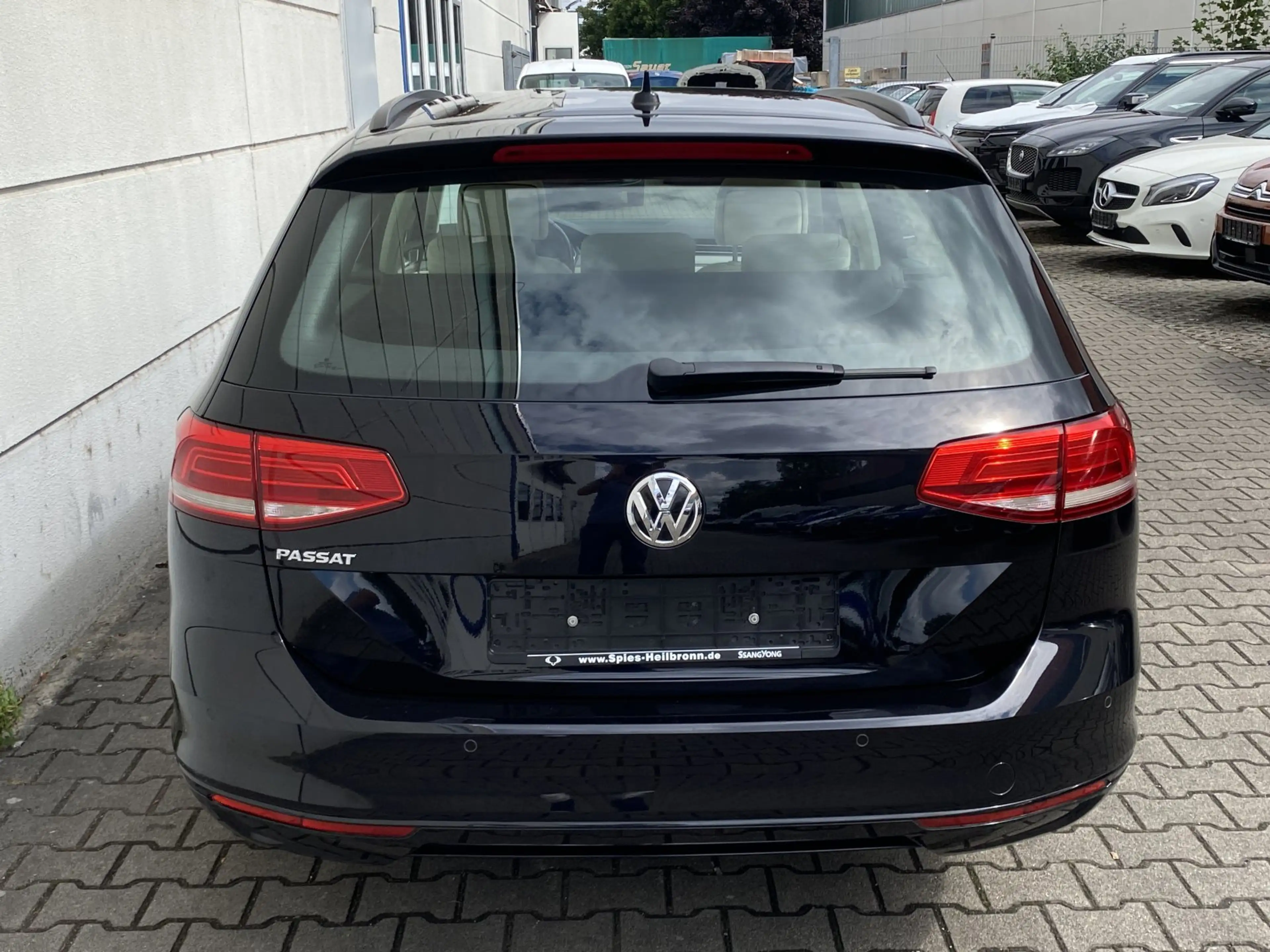 Volkswagen Passat Variant 1.6 TDI Comfortline RKam ACC Ledr Beige C — photo 9